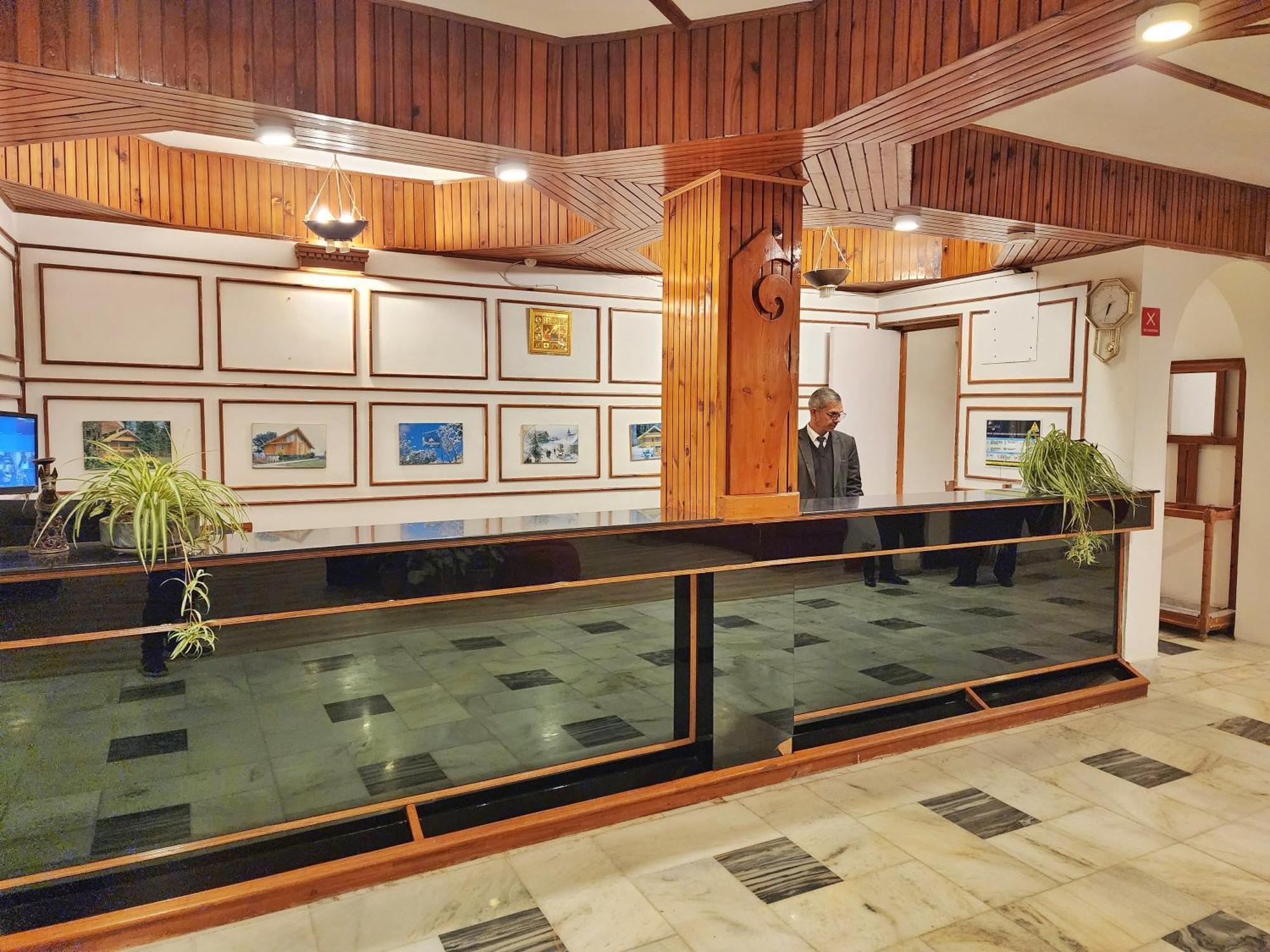 Hotel Pineview Shimla Eksteriør billede