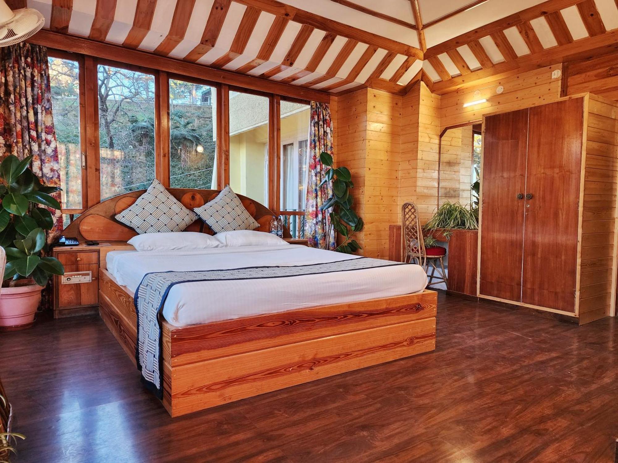 Hotel Pineview Shimla Eksteriør billede