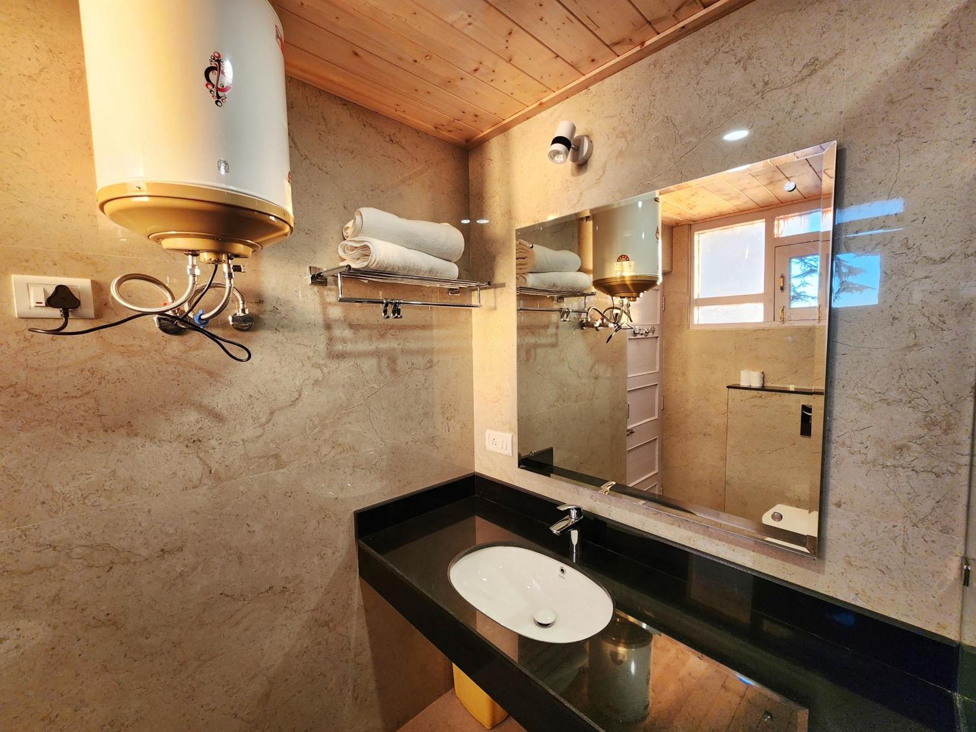 Hotel Pineview Shimla Eksteriør billede
