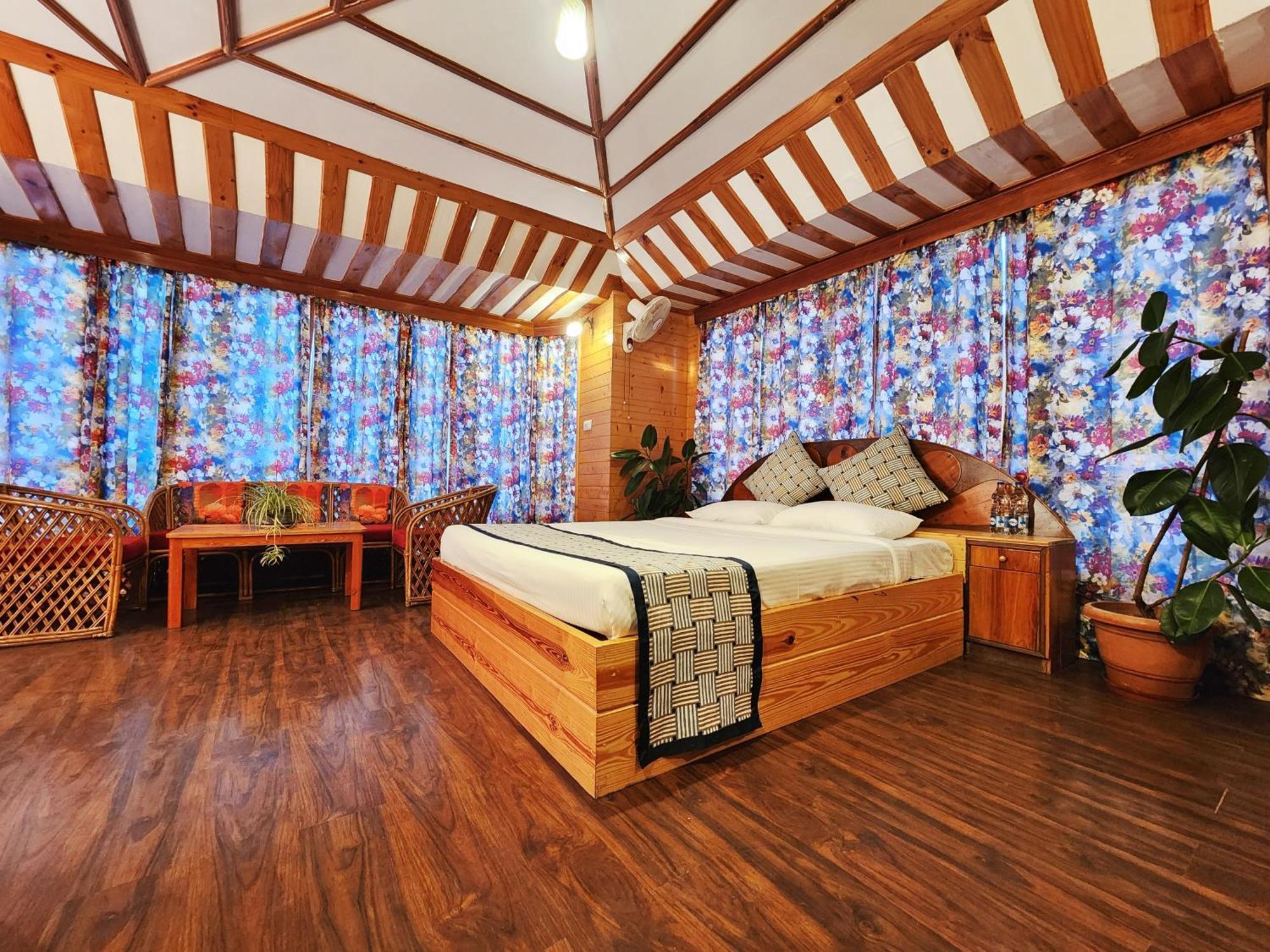 Hotel Pineview Shimla Eksteriør billede