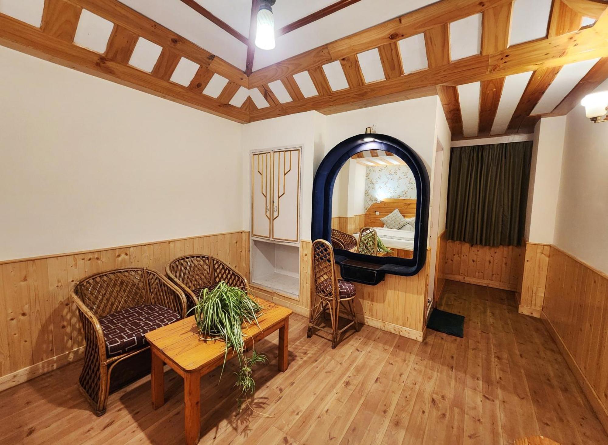 Hotel Pineview Shimla Eksteriør billede